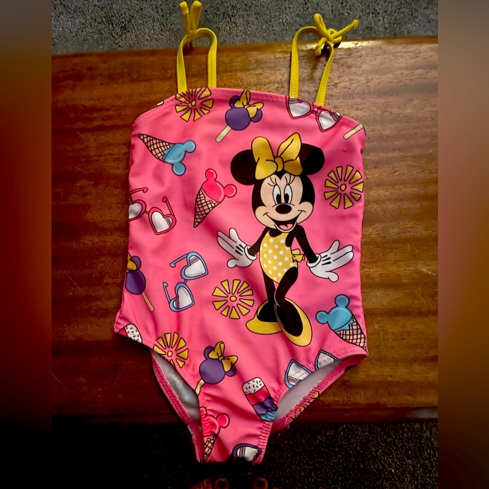 Minnie Mouse bathing suit 20 month size never worn tags included NEW ⭐️⭐️⭐️